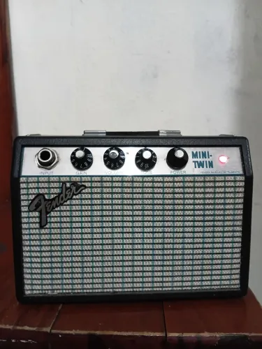 Amplificador fender mini twin