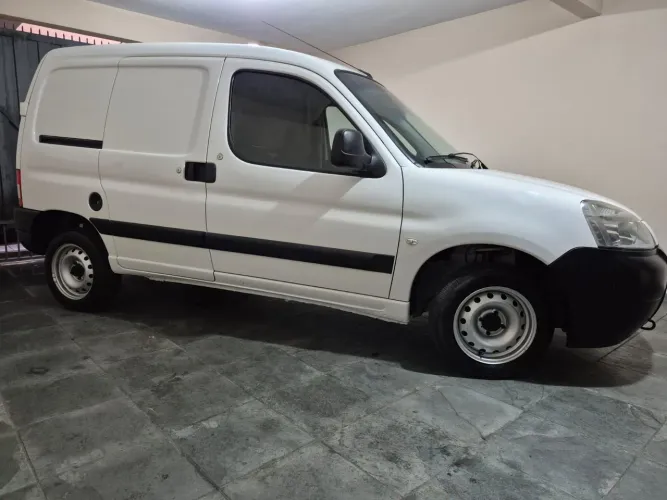 Peugeot Partner Furgão 1.6 16v/ 1.6 16V Flex 3P 2015