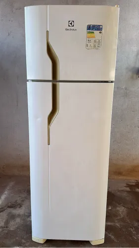 Geladeira electrolux DC35a 260 litros