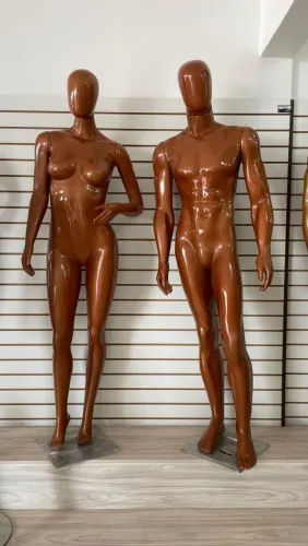 CASAL DE MANEQUINS PREMIUM ?