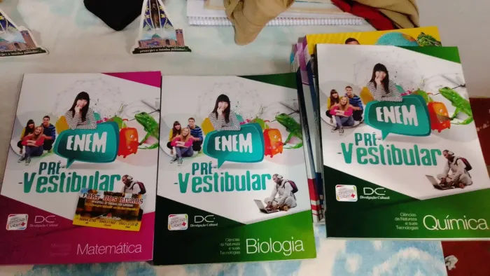 Coleção Química Física e Biologia, para você ser aprovado no Enem ou Concurso.