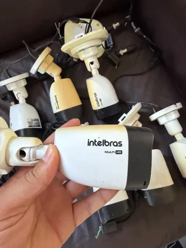 VENDE-SE KIT DE CÂMERAS DE SEGURANÇA INTELBRAS!
