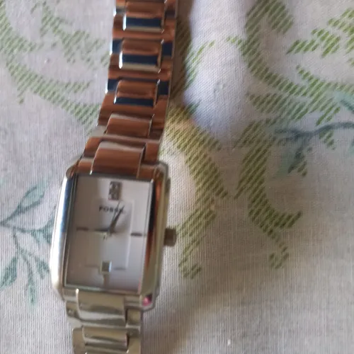 Relógio Fossil feminino , fab2021 nunca usado na caixa.
