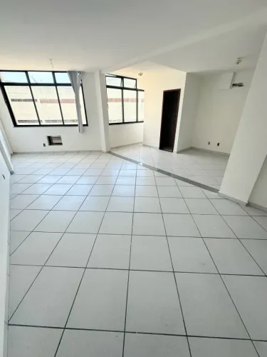 Duas Salas juntas no Centro de Macaé - Direto c/ o proprietário!