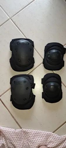 Vendo kit joelheira e cotoveleira tática