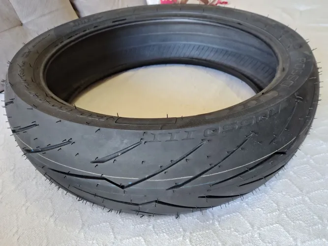 Pneu Pirelli traseiro diablo Rosso III