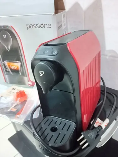 Cafeteira de cápsulas três corações