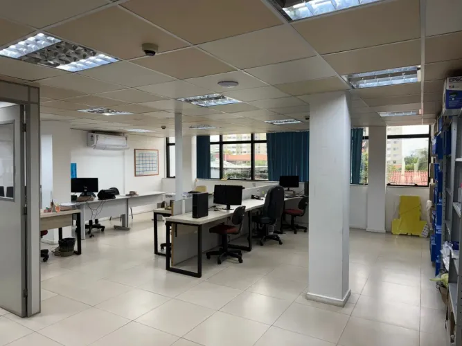SALA COMERCIAL em LAURO DE FREITAS - BA, CENTRO