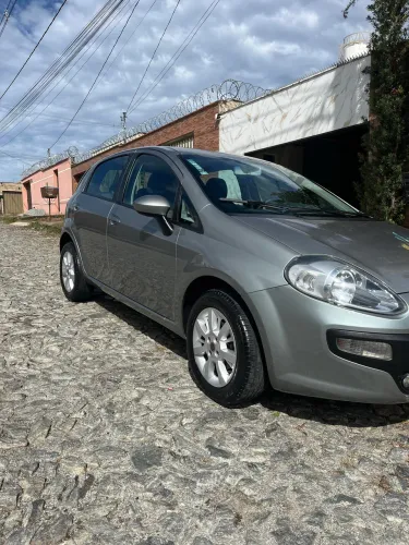 Fiat Punto Attractive 1.4 Fire Flex 8V 5P 2013