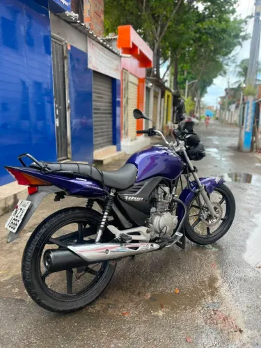 Vendo moto CG 150 ano 2012 muito conservada