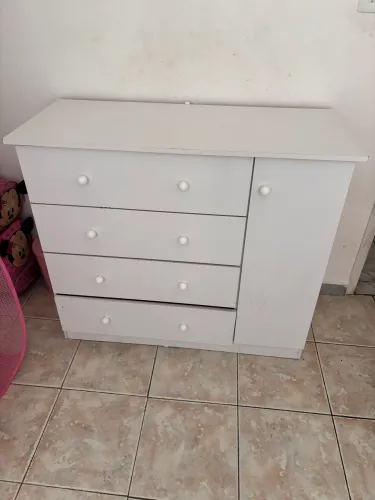 Vendo berço e cômoda