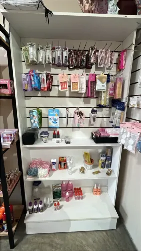 PRATELEIRA COM CANETELADO EM MDF