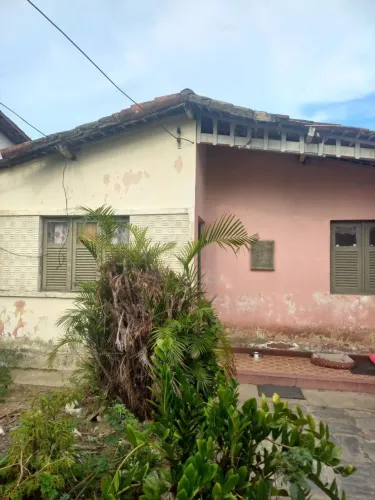 Casa com 3 dormitórios à venda por R$ 350.000 - Jardim 13 de Maio - João Pessoa/PB