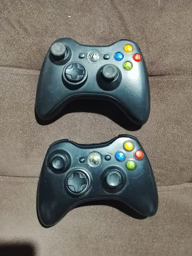 Controle x box 360 2 controle <br>50 reais cada