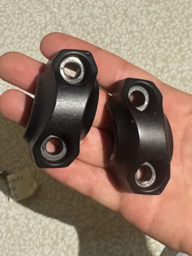 Fixador Superior Do Guidão Esquerdo E Direito Yamaha Mt 09