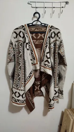 Poncho aberto estampado marrom tamanho M