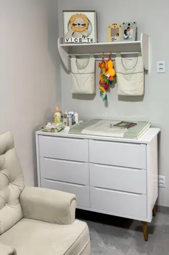 Cômoda infantil multiuso impecável