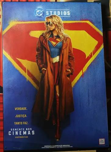 Pôster de cinema do filme Supergirl