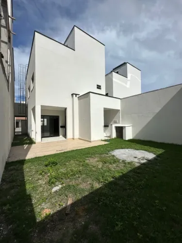 Vendo casa de Alto padrão em condomínio no Araçagy