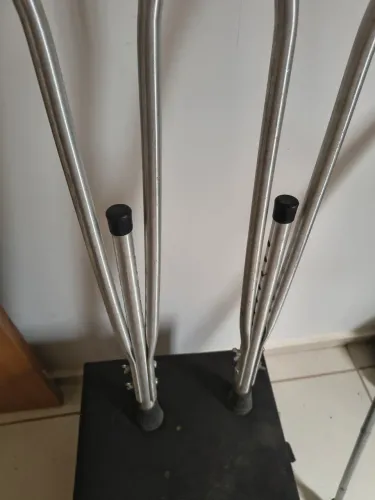 Muleta ? Axilar Semi-Nova quase sem uso!