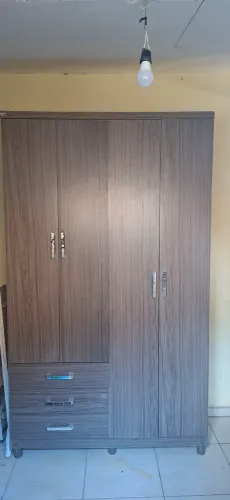 Guarda-roupas solteiro