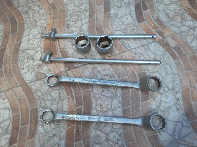 Ferramentas (chave estria,soquetes)