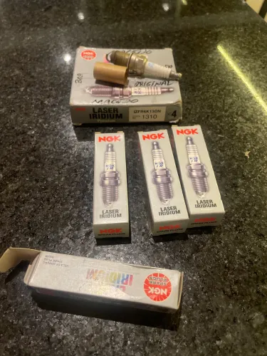 Jogo de velas NGK LASER IRIDIUM IZFR6K13DN para Honda