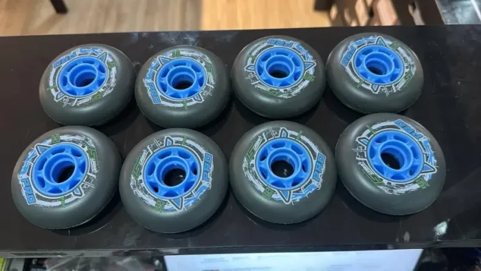 8 Rodas de Patins IS Pro 80mm - Novas!
