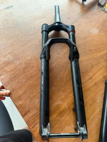 Suspensão RockShox Pike - 140 mm (Nova / Sem uso)