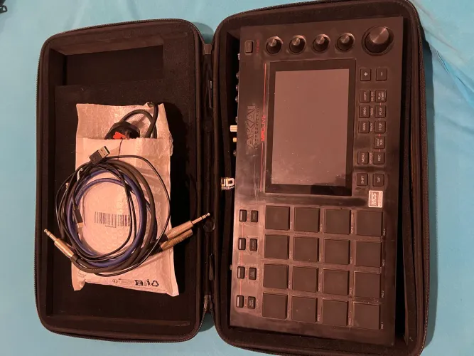MPC LIVE 1 SEMI NOVA