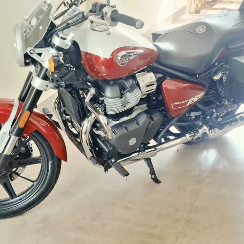 ROYAL ENFIELD SUPER METEOR 650 COMPLETASSA IMPECAVEL + 4500 EM ACESSORIOS melhor oferta