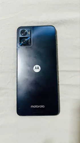 Motorola E22