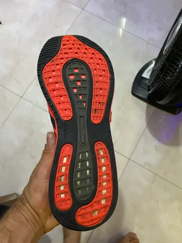 Tênis adidas