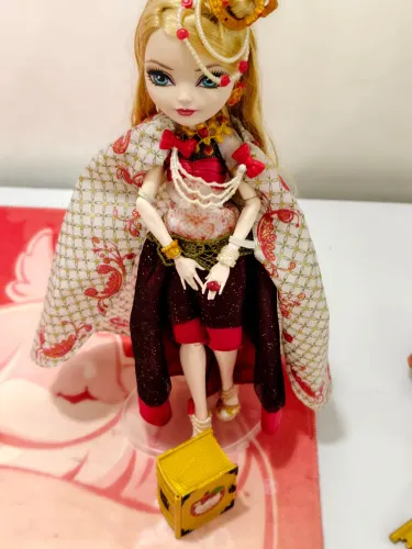 (LER DESCRIÇÃO) Ever After High Apple White Legacy Day 