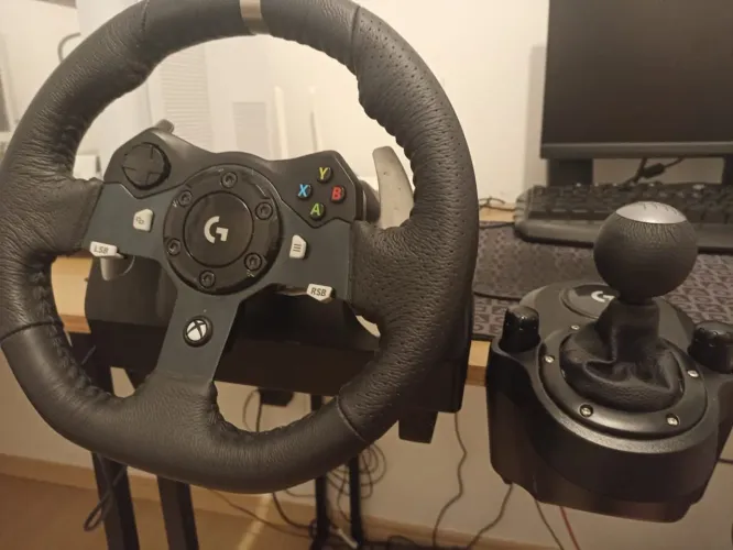 Volante Logitech G920 com Câmbio Logitech de 6 marchas