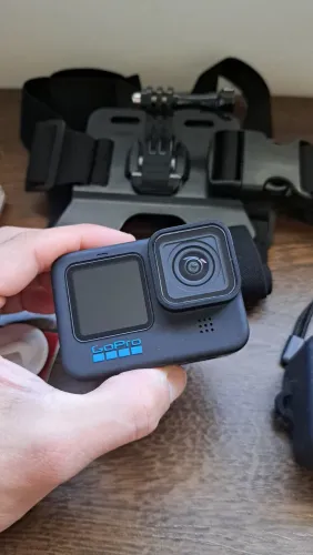 Gopro hero 11 black (com acessórios)