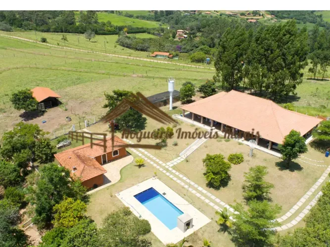 Maravilhoso sítio com 4 hectares em Porangaba-SP