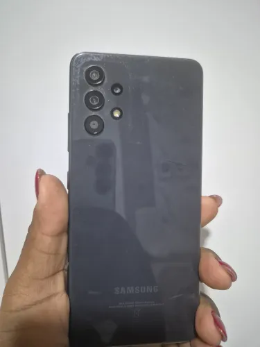 Celular Samsung A 32 vendo ou troco pro uma tablet.