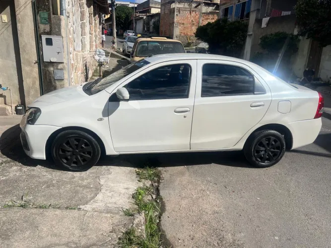 Toyota Etios X Sedan 1.5 Flex 16V 4P Mec. 2016