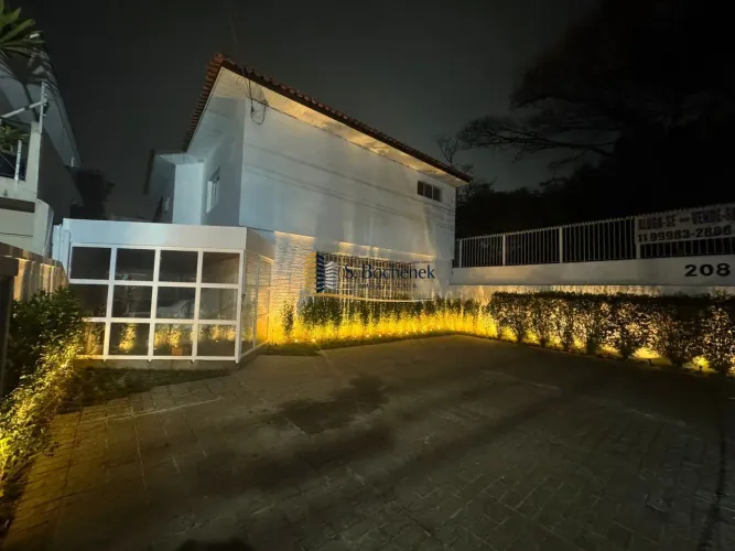 Linda casa venda ou locação Jardim América Built to Suit | 600 m² | 10 vagas