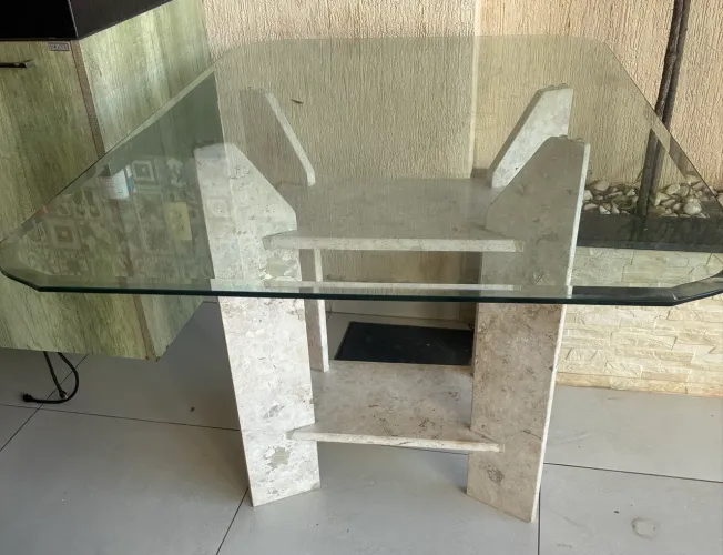 Mesa de mármore 