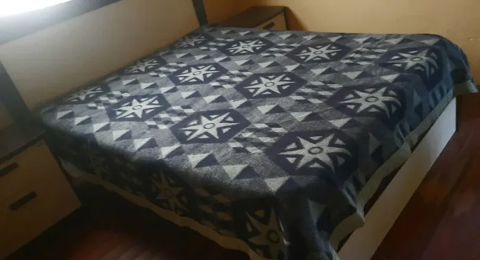 1 Cobertor de Casal e 1 cobertor de Solteiro bem grosso e quente