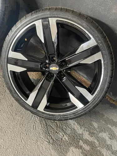 Rodas Aro 20. Furação 5 x 105 modelo do camaro compativel com cruze