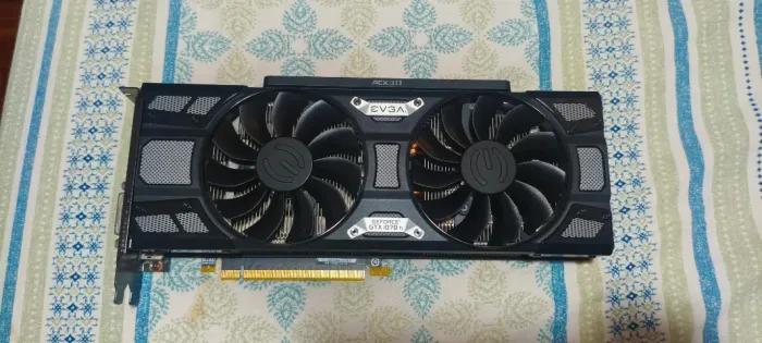 Placa de Vídeo GeForce GTX1070Ti 
