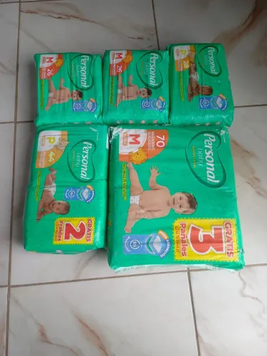 Vende se fraldas personal  tudo por 132,00