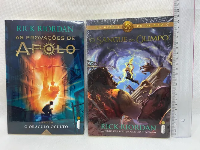Combo Livros Rick Riordan Lacrados - O Sangue do Olimpo + As Provações de Apolo