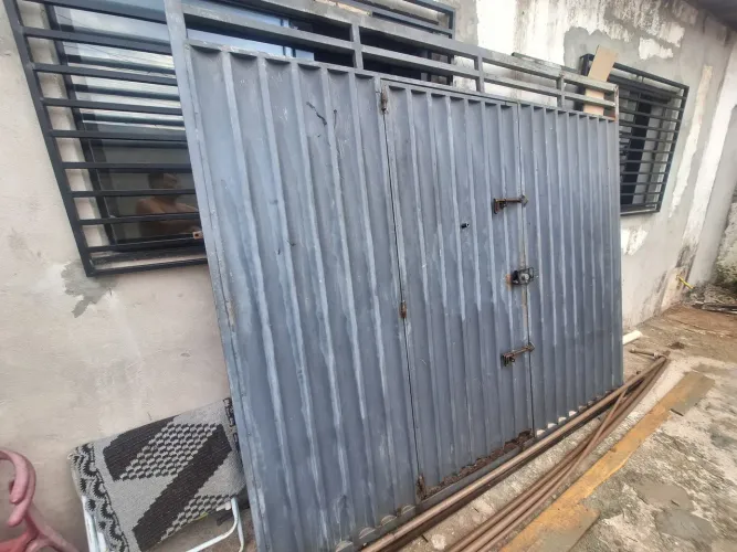 Portão de Metalon