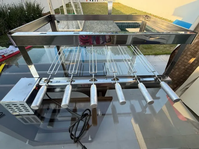 ? GIRAGRILL ARTMILL 6 ESPETOS - TODO EM INOX - EXCELENTE ESTADO