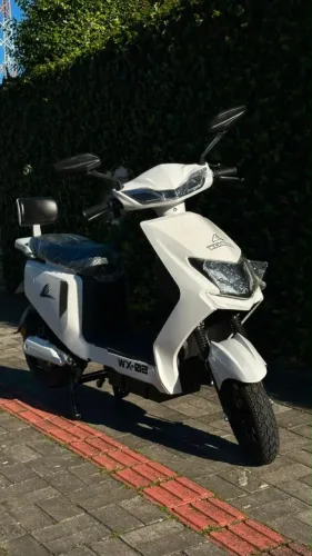 Scooter modelo autopropelido Biz ? 1000W
