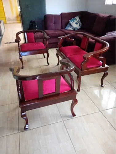 Sofa de madeira retro reformado